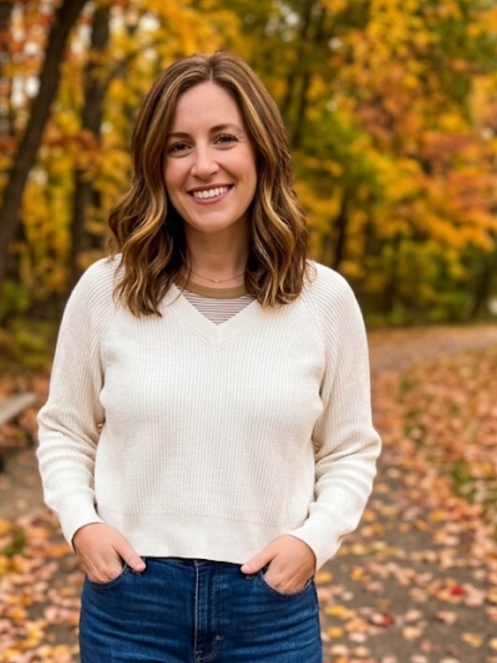 Old Navy V-Neck Ribbed Pullover Sweater Cream cropped medium fall cottagecore